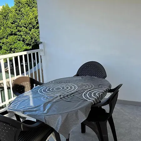 Apartment Pleasant Near The